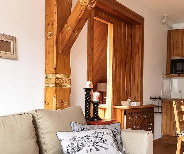 Panorama By Golden Daire